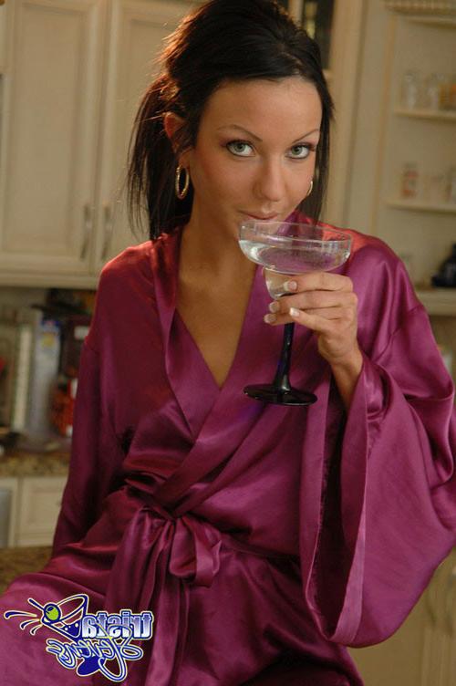17P Young exciting babe stuffing her wet pussy with a vodka bottle