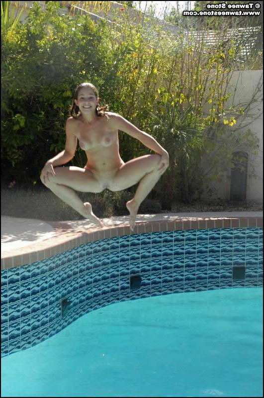 16P Tawnee stone playing in the pool naked