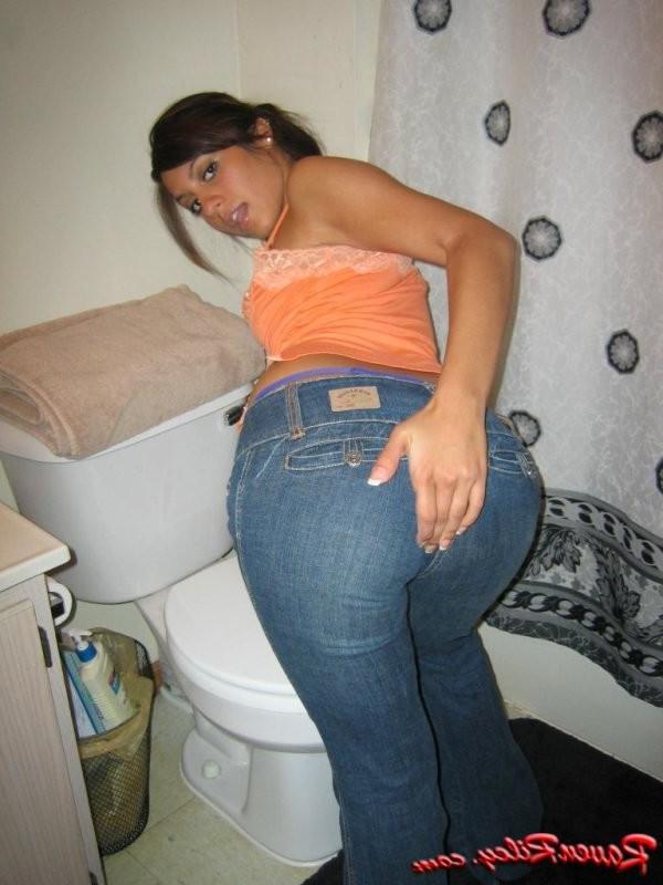 15P Delicious young Raven is showing her well tanned body