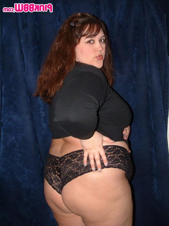 16P Sultry brunette bbw performing exotic striptease