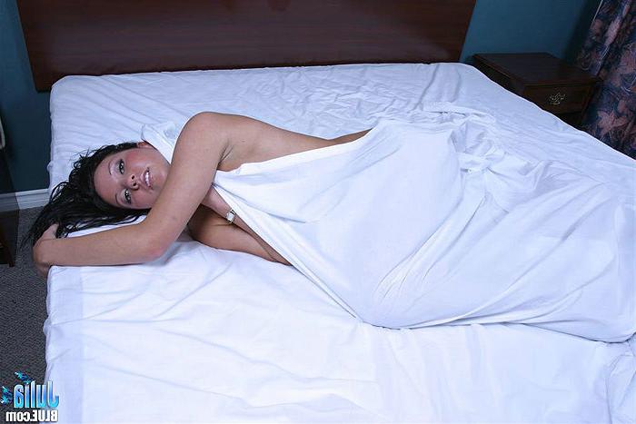 16P Exotic teen brunette on the bed