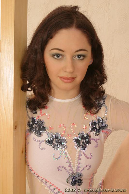 12P Panty clad dancer spreads