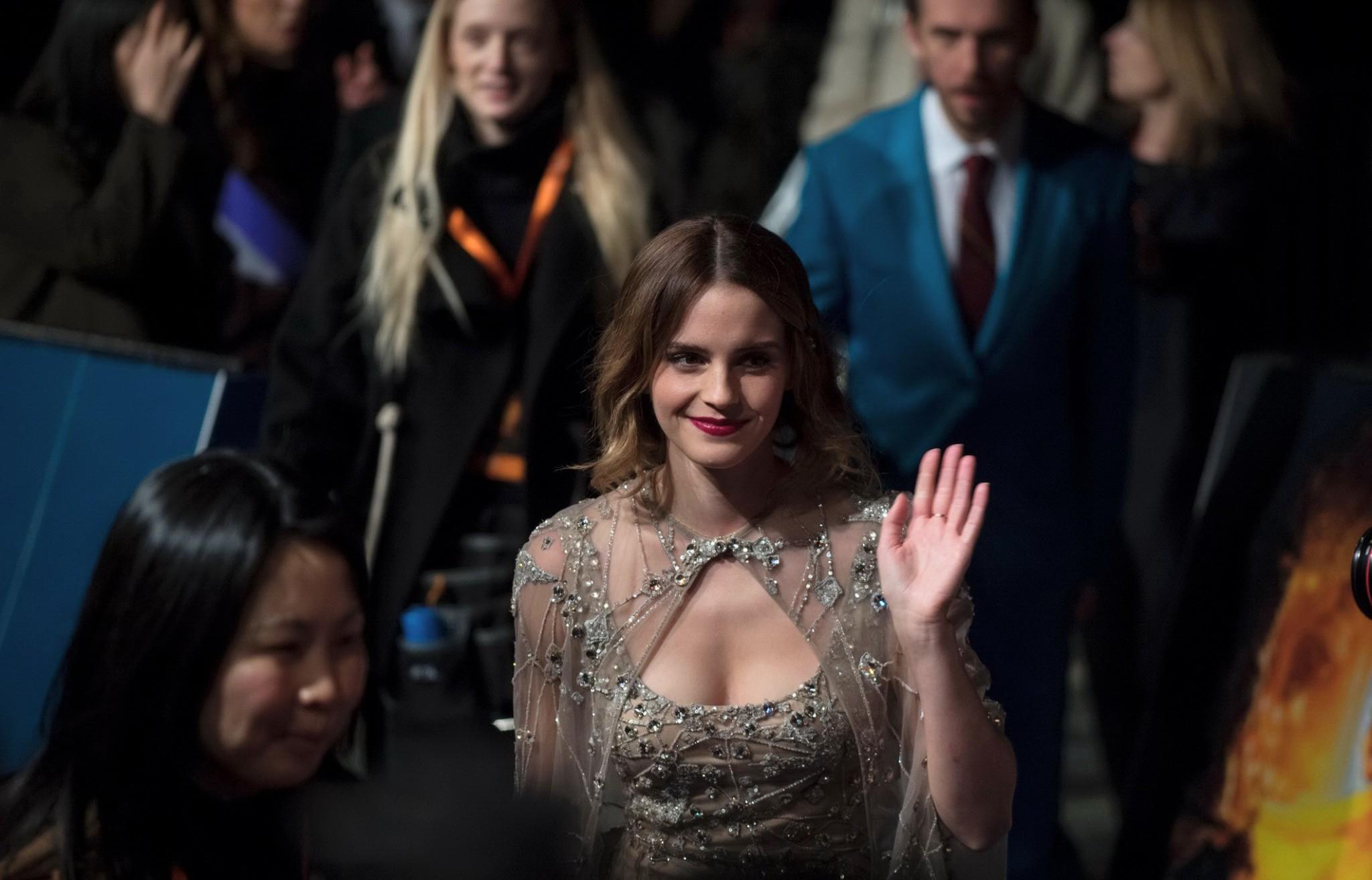 16P Emma Watson busty in a low cut lace dress