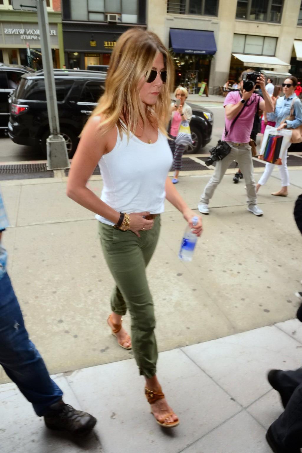 16P Jennifer Aniston braless showing nipple pokies in public