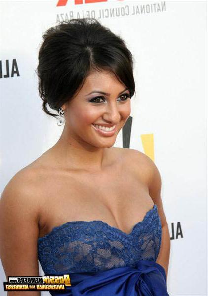 15P Glam teen queen Francia Raisa displays sexy and hot in pictures
