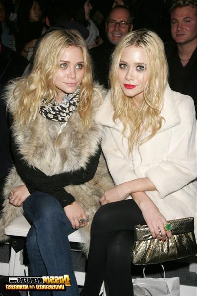 15P Olsen Twins posing sexy and slutty in glamorous and paparazzi photos