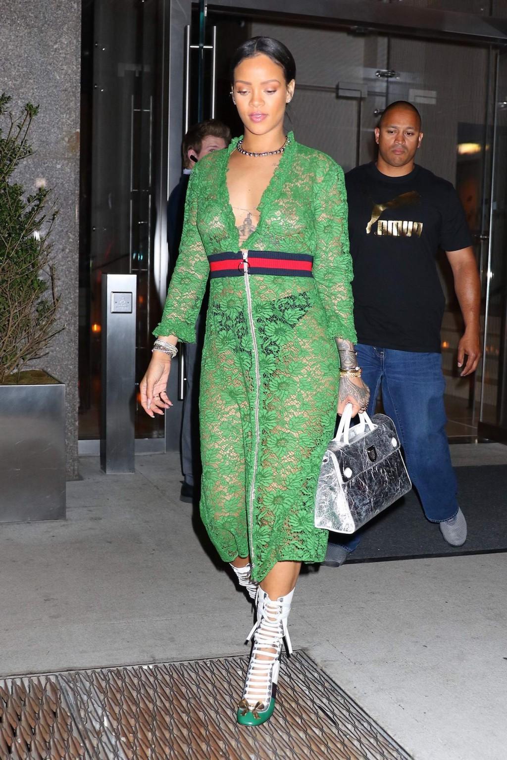 16P Rihanna see through to boobs and panties outdoor