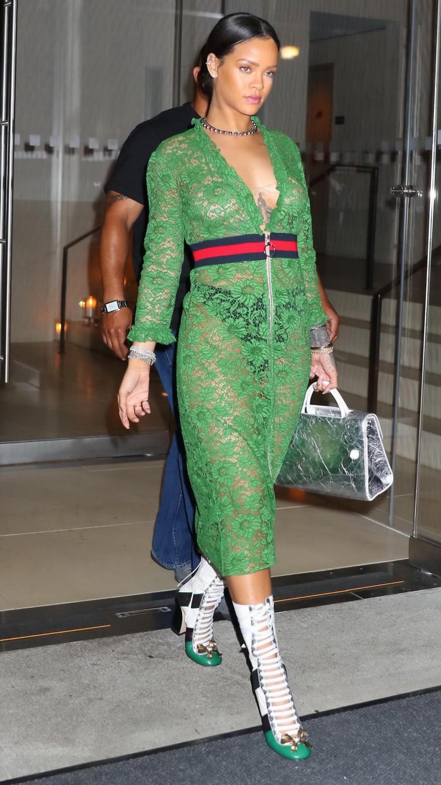 16P Rihanna see through to boobs and panties outdoor