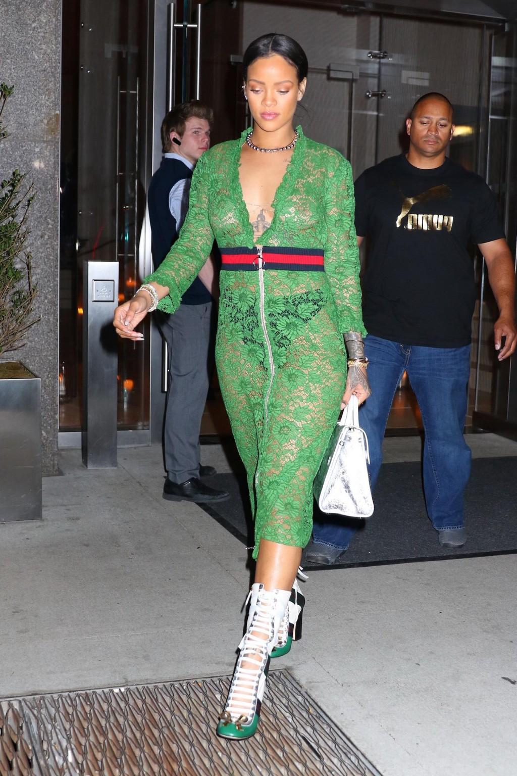 16P Rihanna see through to boobs and panties outdoor