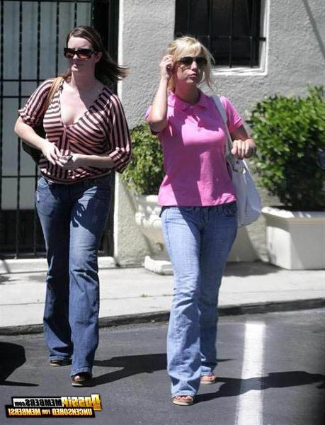 15P Jessica Simpson shocks us with her nude pictures