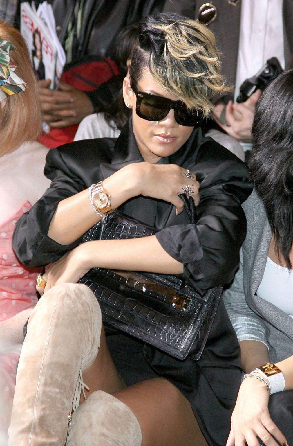 16P Hottest Collection Of Celebrity Oops
