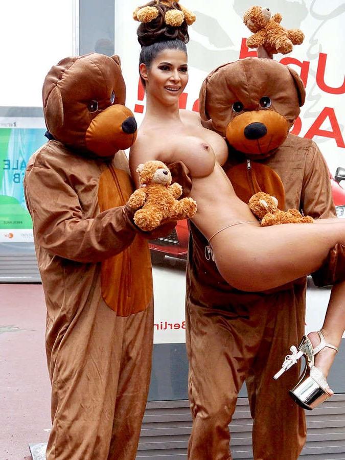 15P Hottest Celebrity Nude Photos