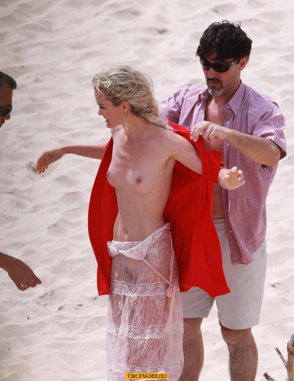 17P Hottest celebrity nude and upskirt pics