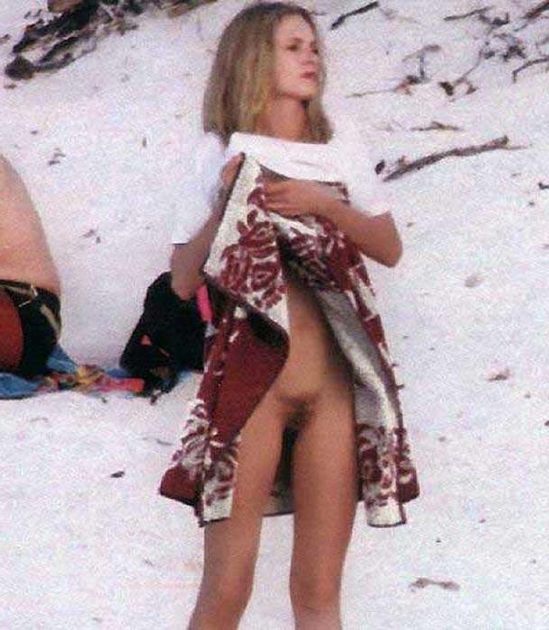 18P Celeb nip slips oops and see thru pics