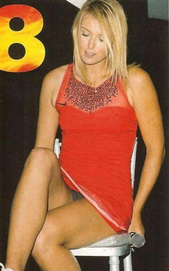 15P Celeb oops and upskirt and downblouse pics
