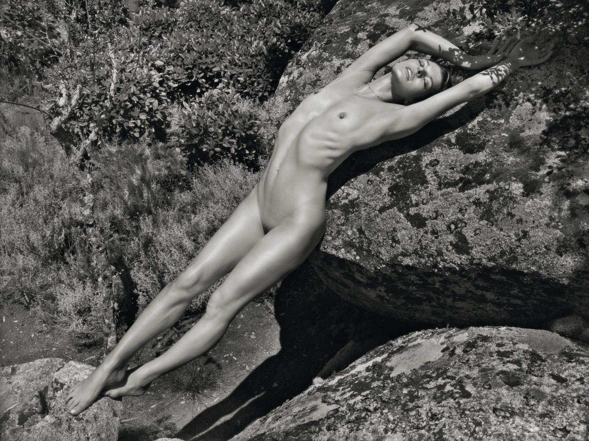 15P Milla Jovovich nude pictures