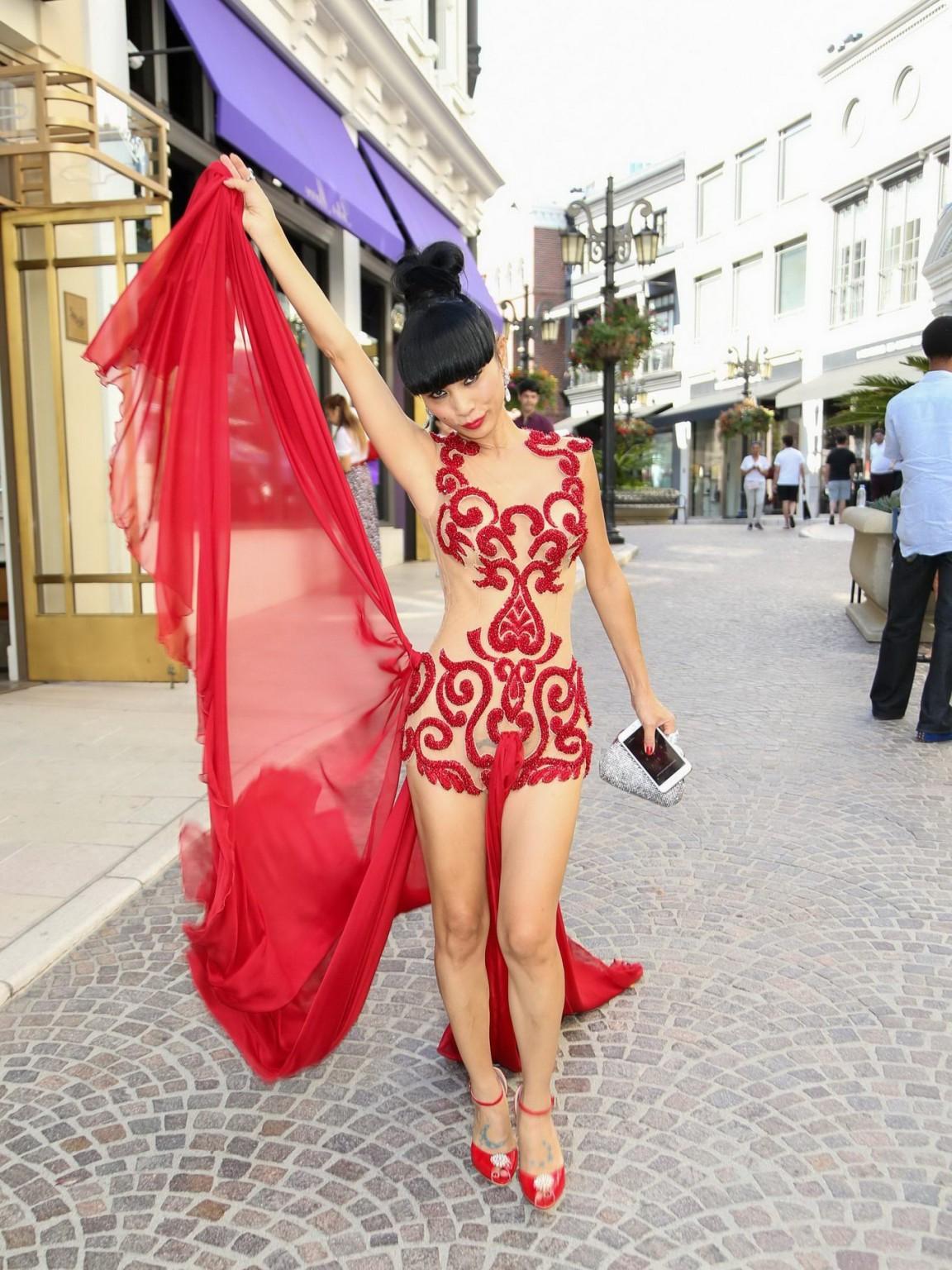 16P Bai Ling seethru showing boobs and hairy pussy outdoor