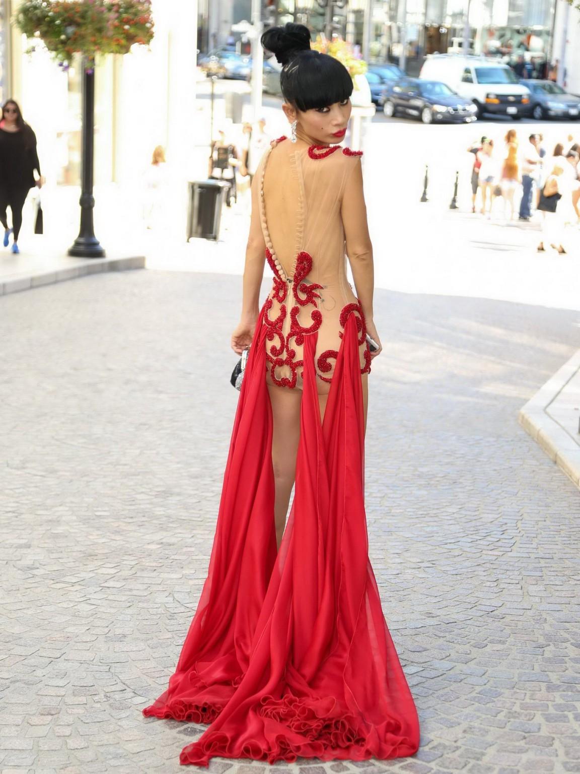 16P Bai Ling seethru showing boobs and hairy pussy outdoor