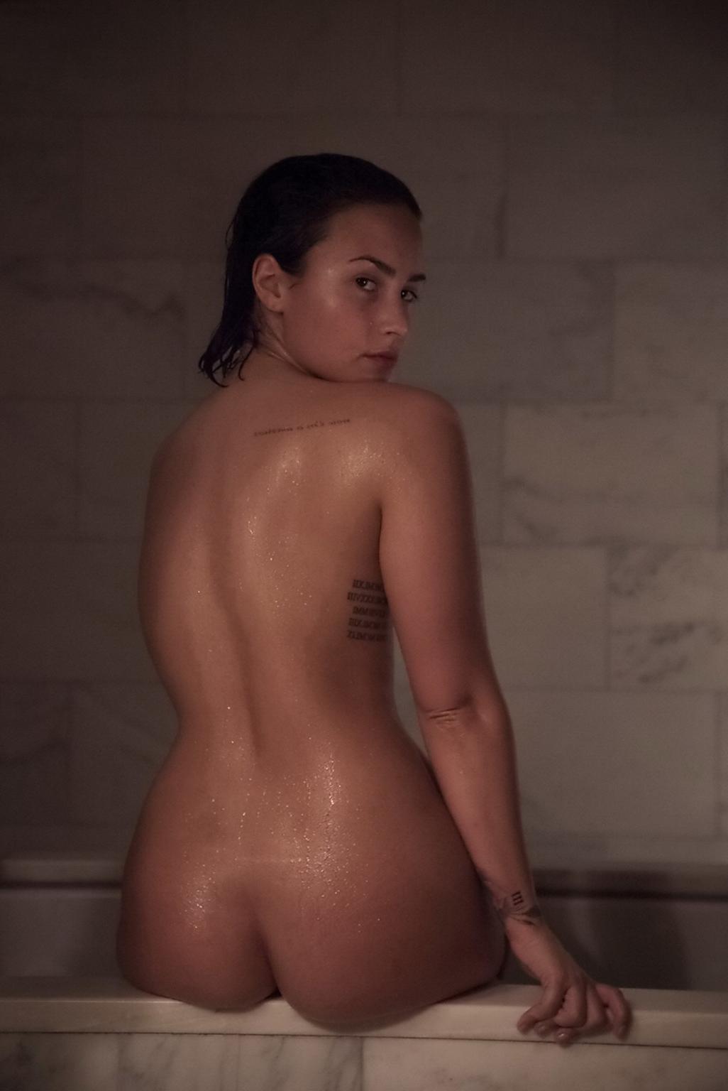 16P Demi Lovato fully naked showing ass hole