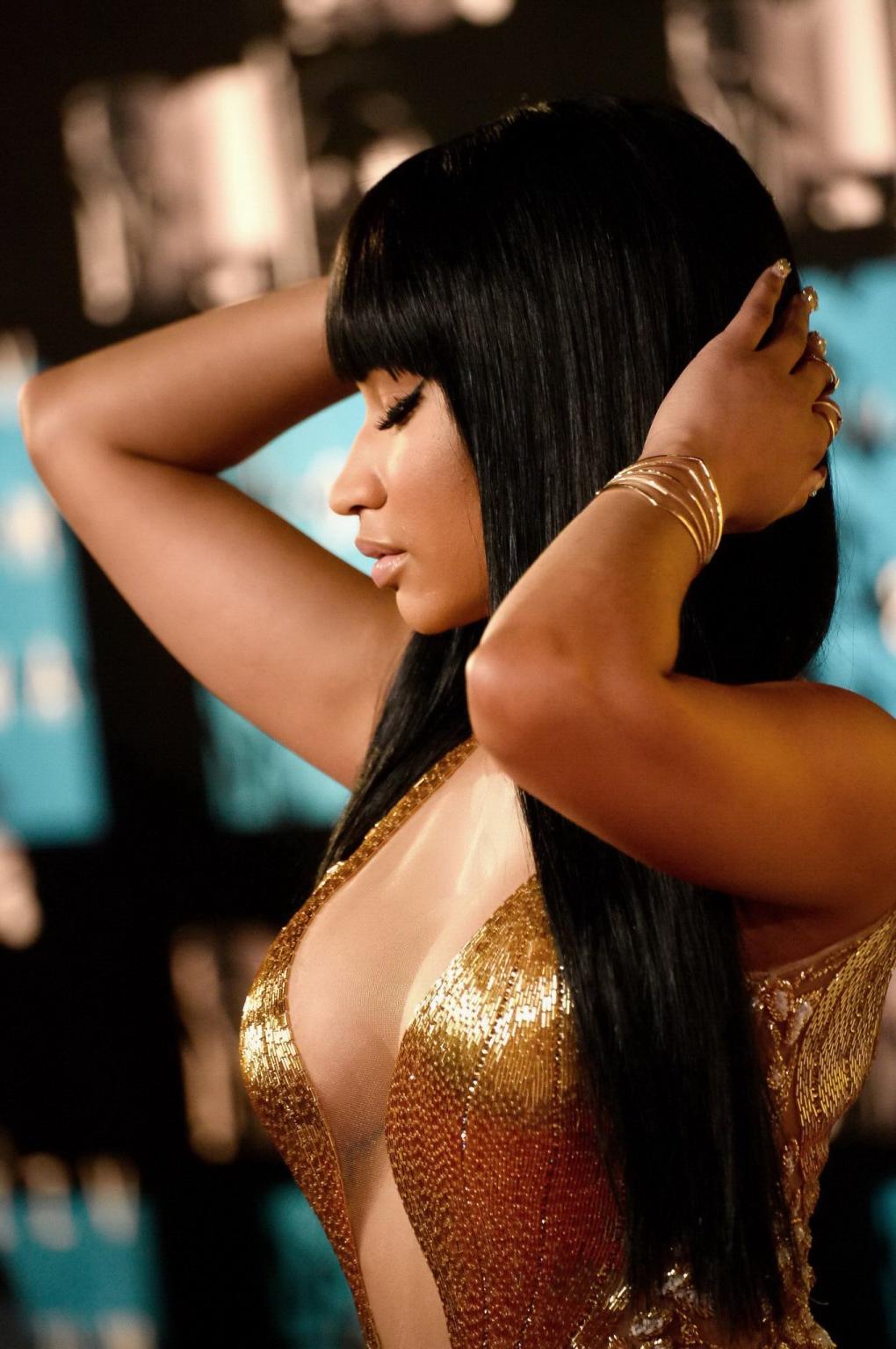 16P Nicki Minaj showing off her huge boobs for MTV