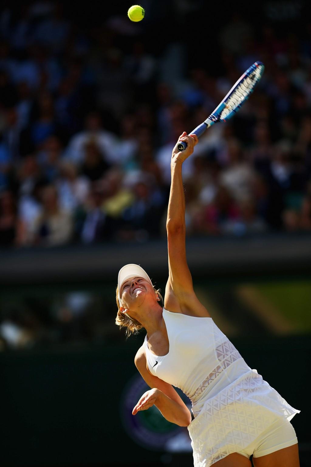 16P Maria Sharapova flashing her white panties at the Wimbledon