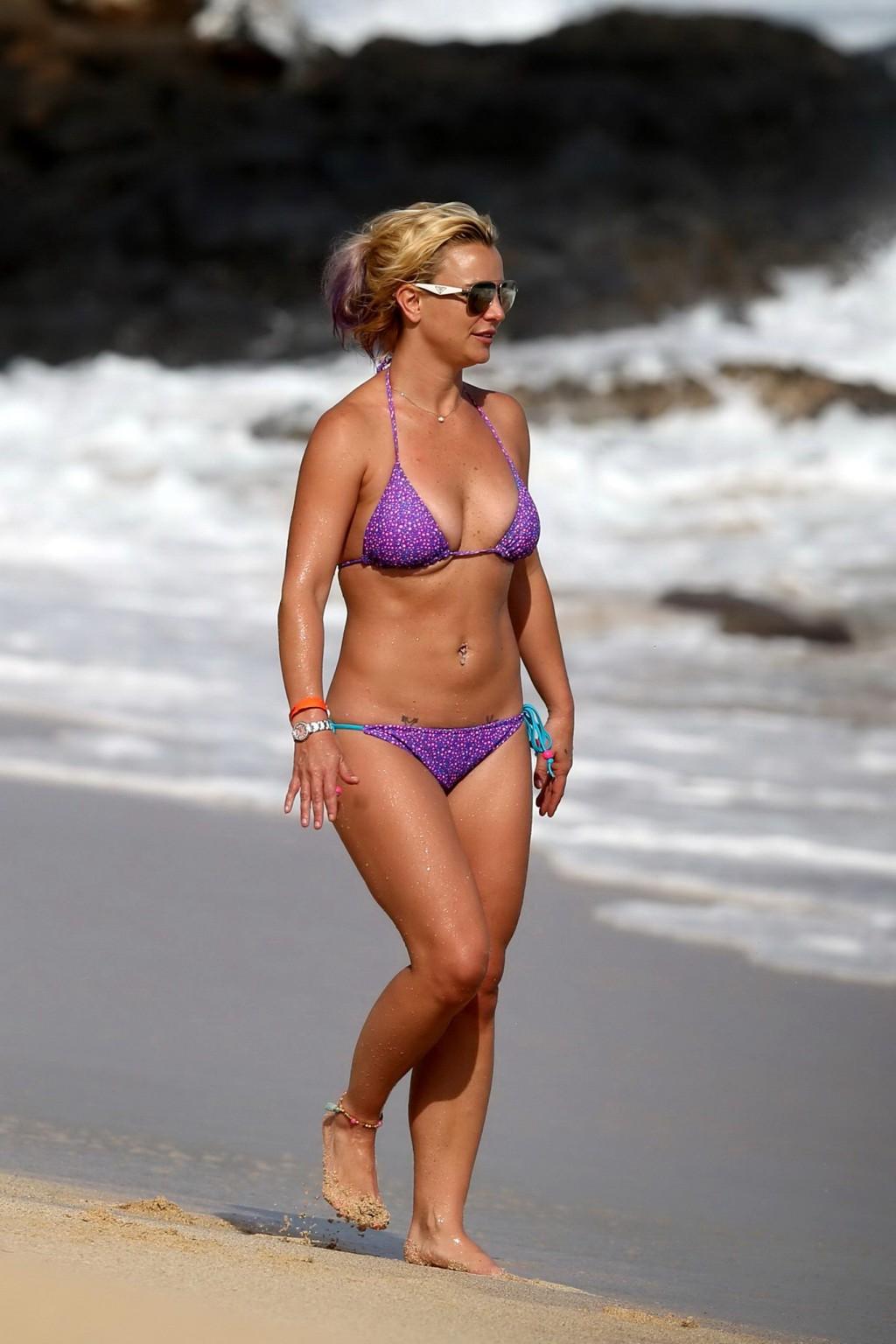 16P Busty Britney Spears showing underboob in skimpy bikini