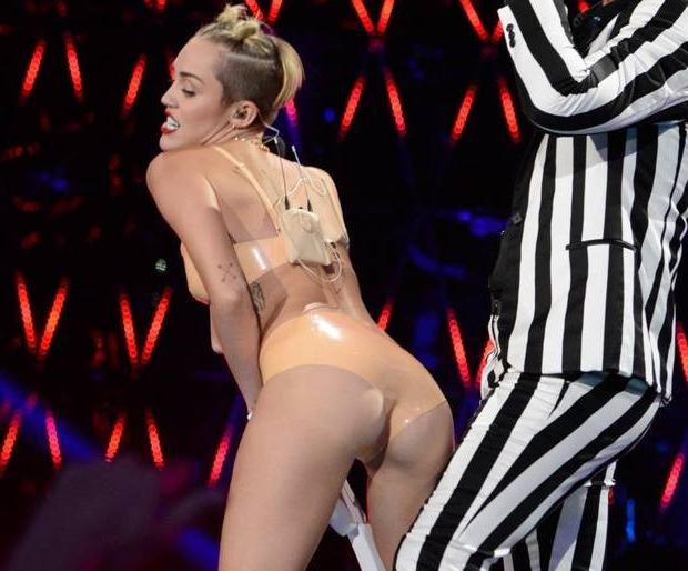 14P Miley Cyrus porn