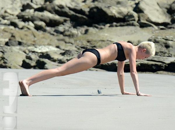 14P Miley Cyrus porn