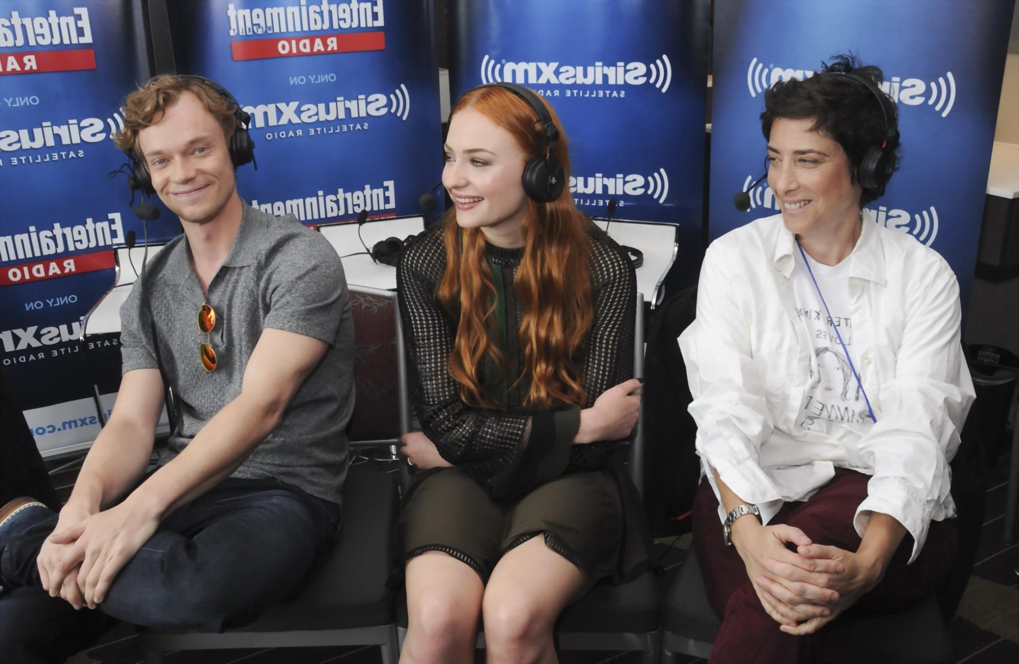 16P Sophie Turner see through showing boobs and pokies