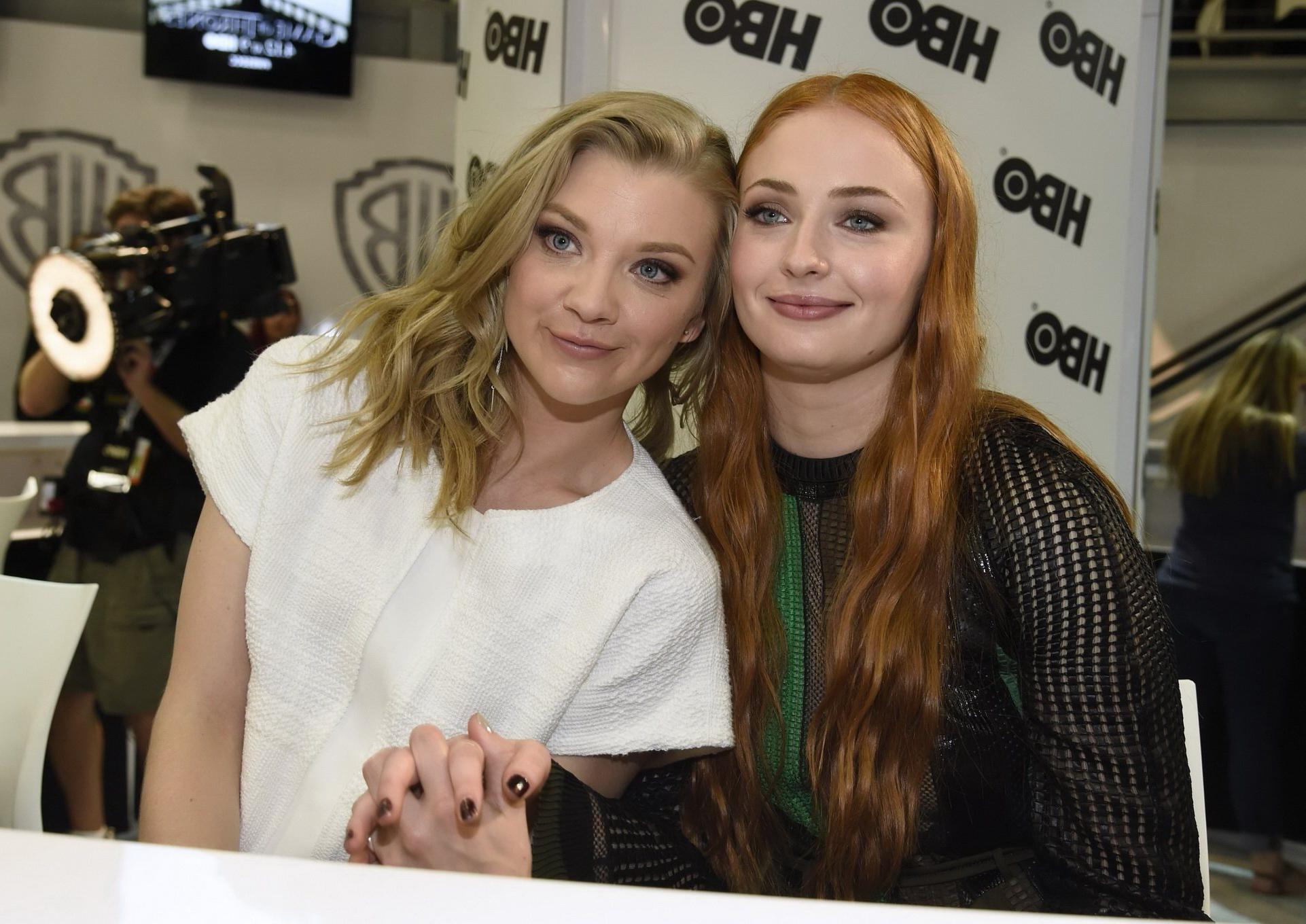 16P Sophie Turner see through showing boobs and pokies