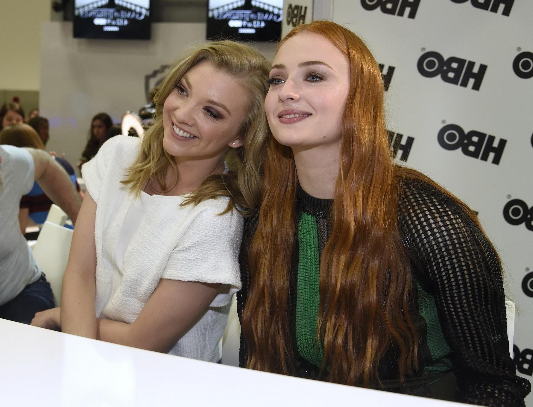16P Sophie Turner see through showing boobs and pokies