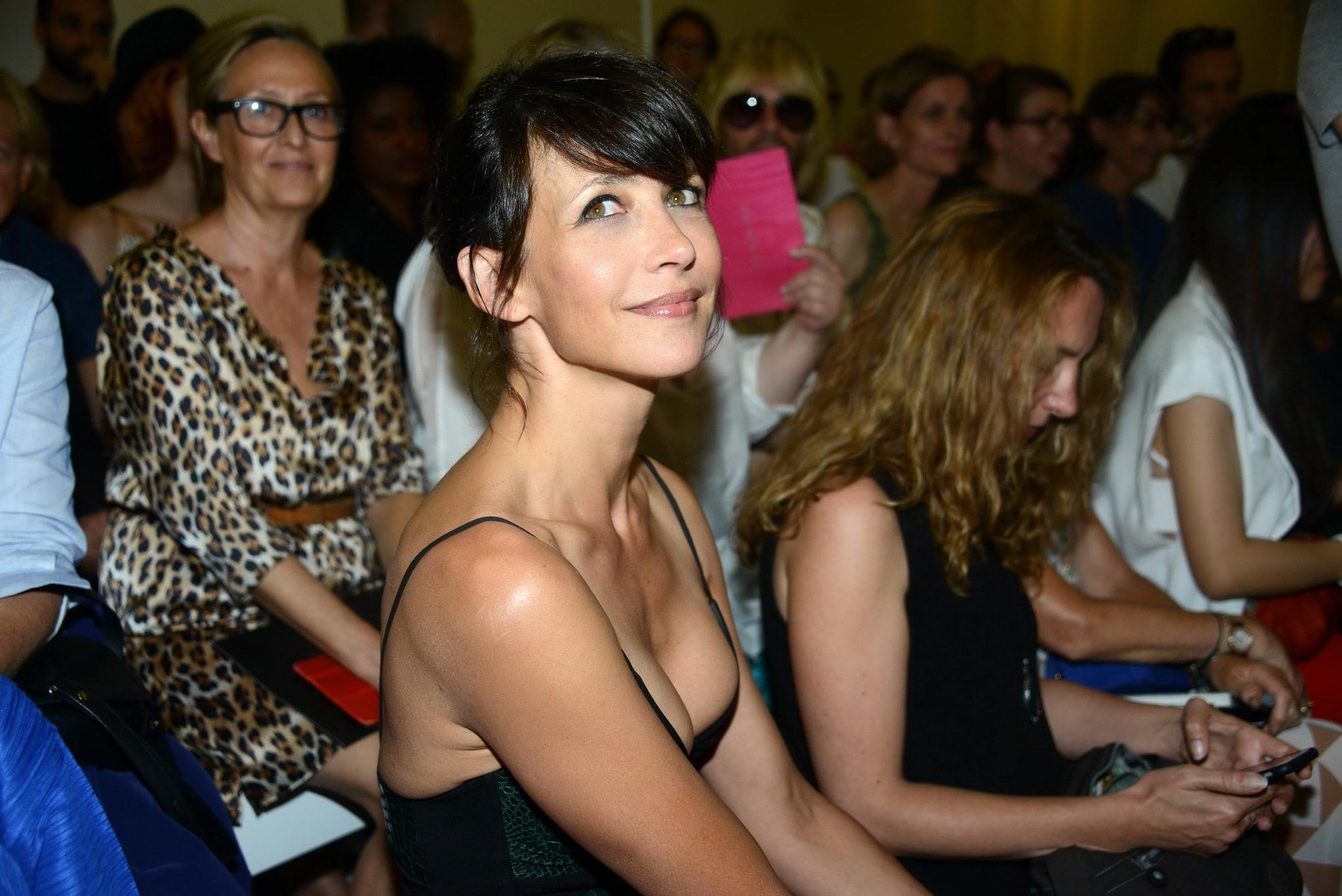 16P Sophie Marceau showing huge cleavage in Paris