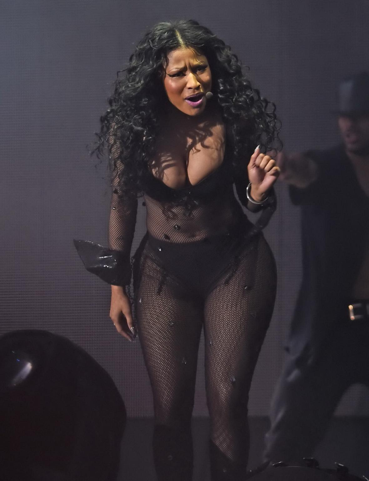 16P NIcki Minaj hot nipple slip in a fishnet jumpsuit