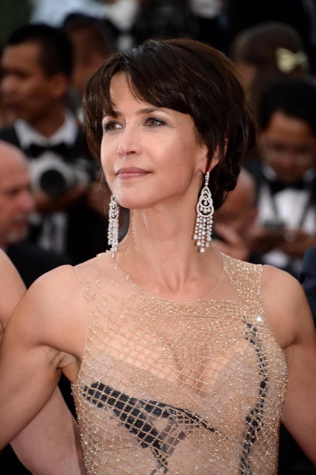 16P Sophie Marceau showing huge cleavage at the Closing Ceremony and Le Glace Et Le 