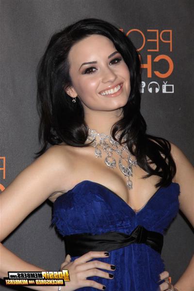 15P Demi Lovato posing sexy and slutty in glamorous and paparazzi photos