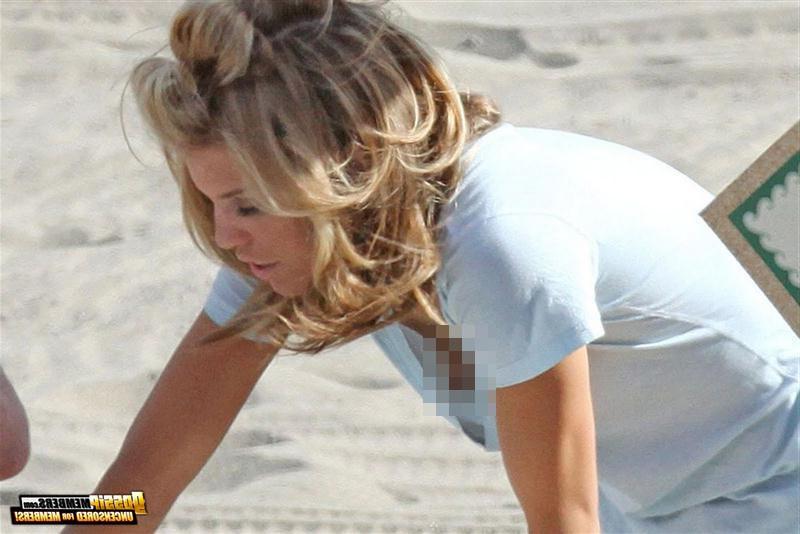 15P Hot and trampy pictures of celebrity teen skankwhore AnnaLynne McCord