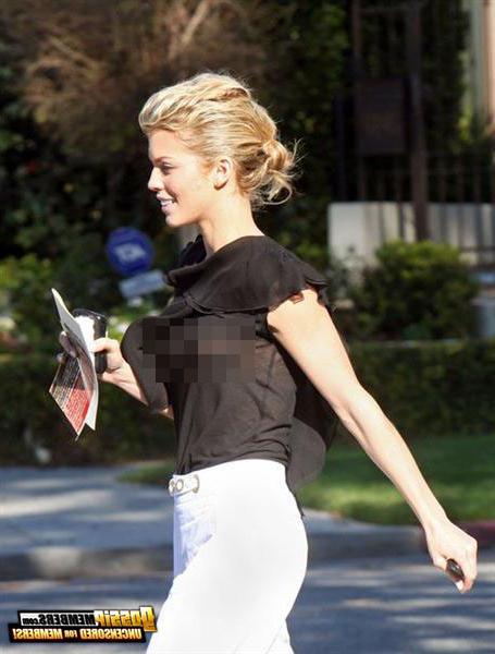 15P Hot and trampy pictures of celebrity teen skankwhore AnnaLynne McCord