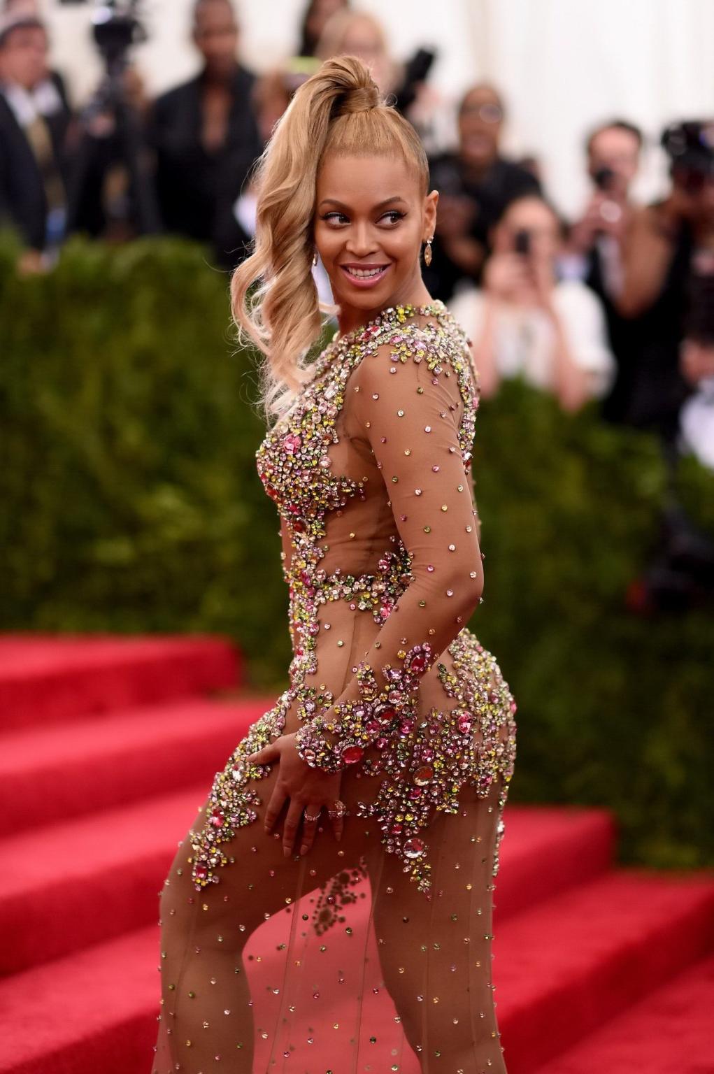 16P Beyonce braless and pantyless wearing transparent maxi dress at China Through Th