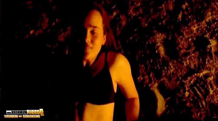 15P Ellen Page posing sexy and slutty in glamorous and paparazzi photos