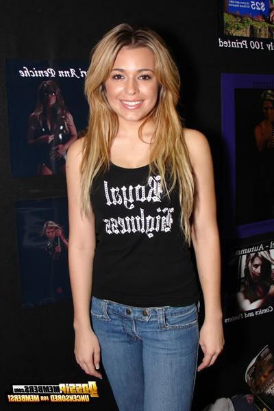 15P Kari Ann Peniche posing sexy and slutty in glamorous and paparazzi photos