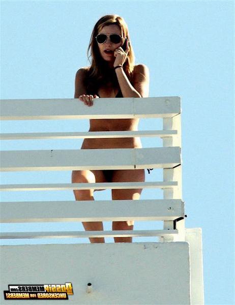 15P Blake Lively posing sexy and slutty in glamorous and paparazzi photos