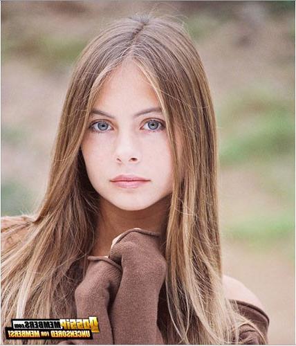 15P O.C. star Willa Holland exposed with her controversial pics