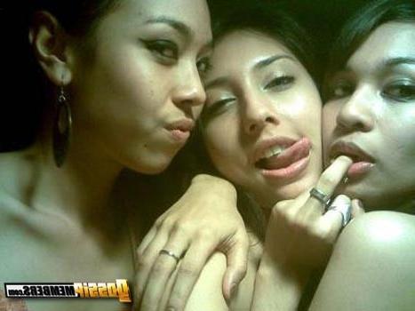 15P Ethnic celebrity Zarina Ann Julie being naughty