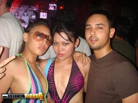 15P Ethnic celebrity Zarina Ann Julie being naughty