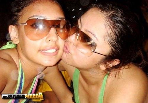 15P Ethnic celebrity Zarina Ann Julie being naughty