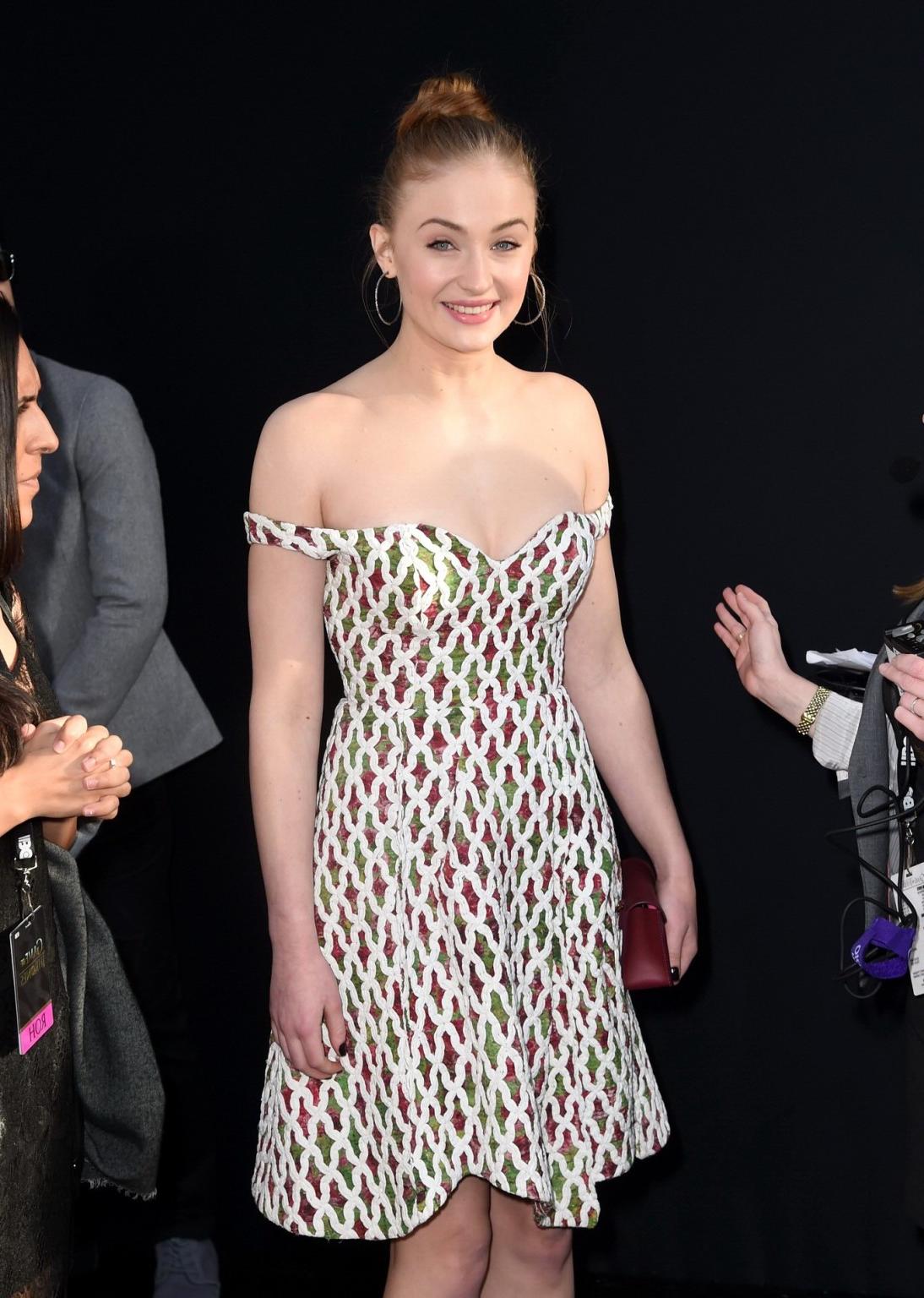 16P Sophie Turner showing huge cleavage at the Game of Thrones Season 5 Premiere in 