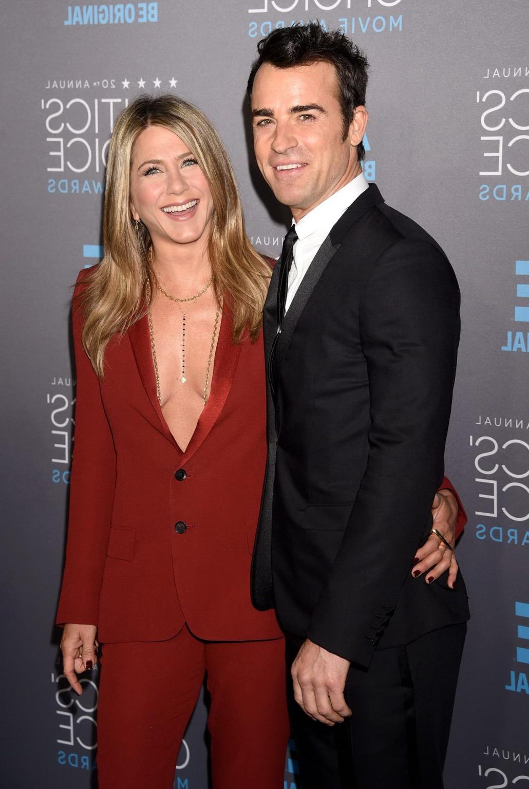16P Jennifer Aniston braless showing huge cleavage at the 20th Annual Critics Choice