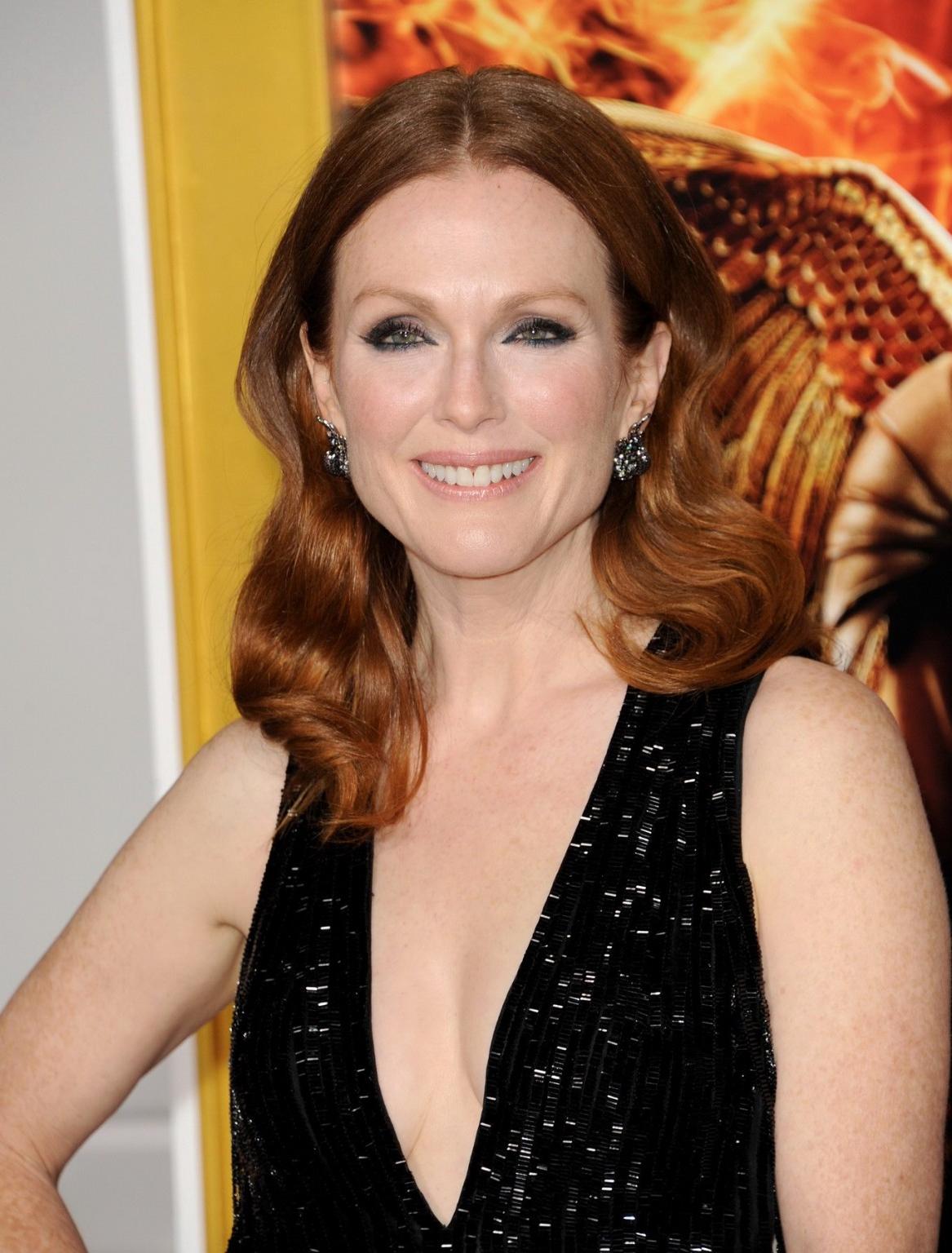 16P Julianne Moore showing huge cleavage at The Hunger Games Mockingjay Part 1 LA pr