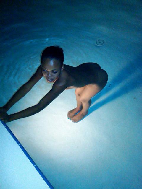 9P Naked in the pool