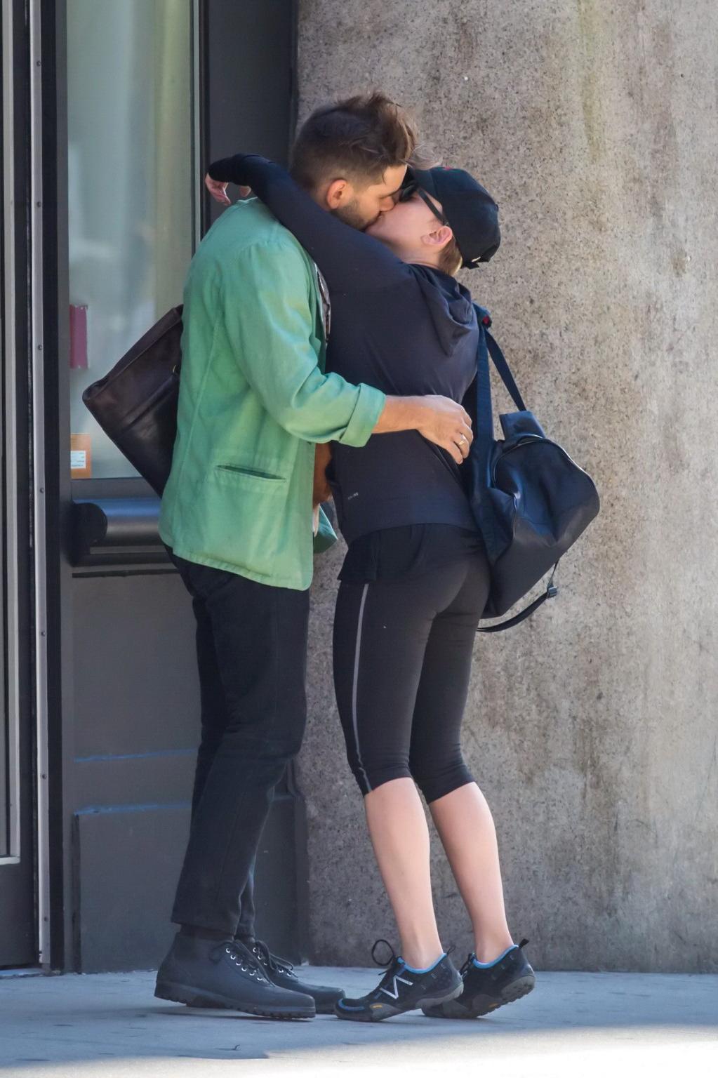 13P Scarlett Johansson in black leggings getting ass groped while make out in NYC